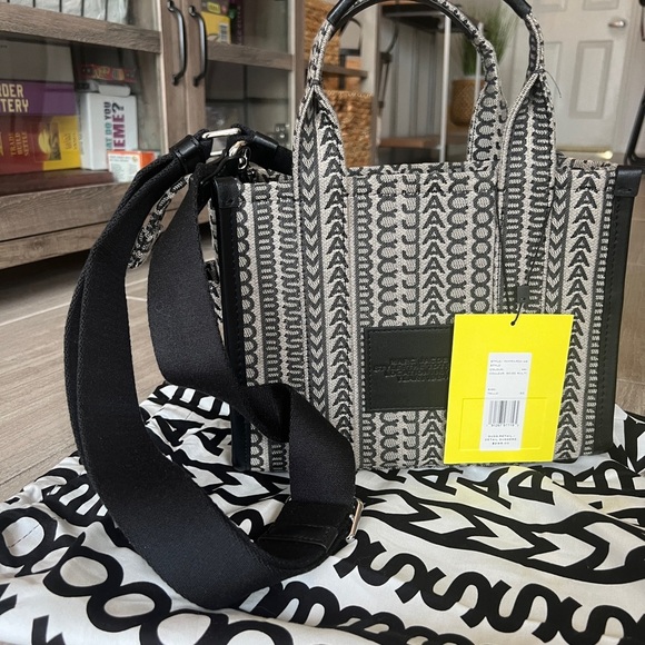 MARC JACOBS THE TOTE BAG MEDIUM TOTE SPECIAL PRINT NWT - Picture 5 of 7